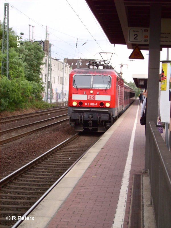 143 618 verl�sst D�sseldorf-V�lklingerstrasse mit der S8 M�nchengladbach. 02.08.06