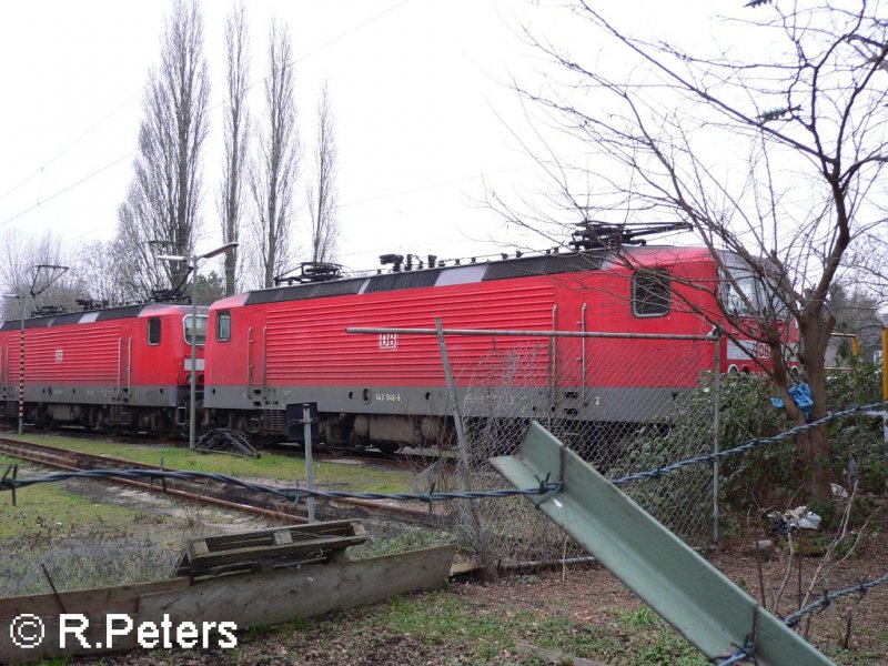 143 949-6 steht mit 143 353-1 stehen im BW-D�sseldorf Altstadt hinterstellt. 06.01.06