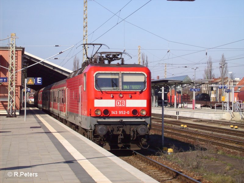 143 952-0 verl�sst Frankfurt/Oder mit der RB11 Cottbus. 12.03.07