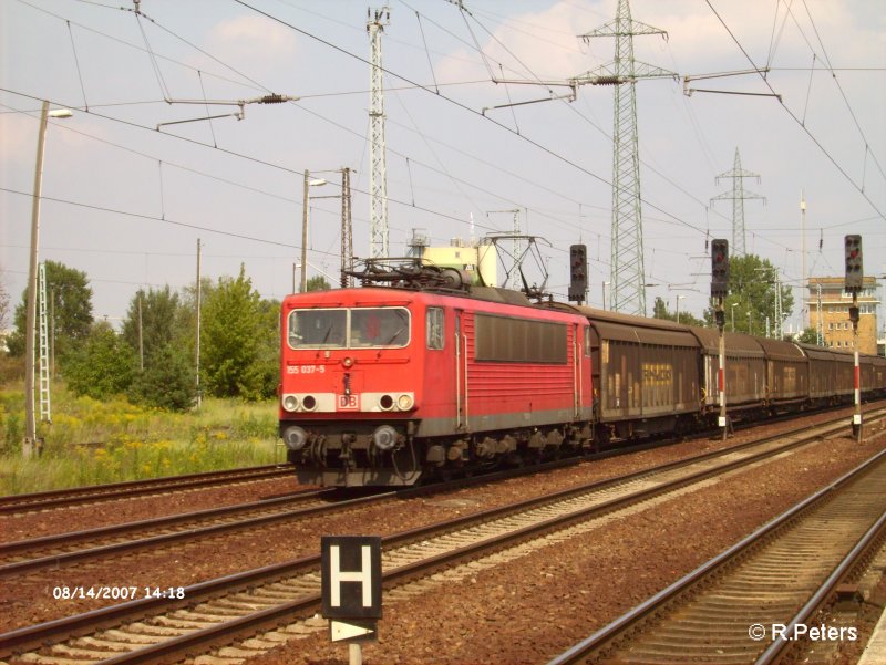 155 037-5 durchf�hrt berlin-Sch�nefeld mit ein Gedeckten G�terzug. 14.08.07