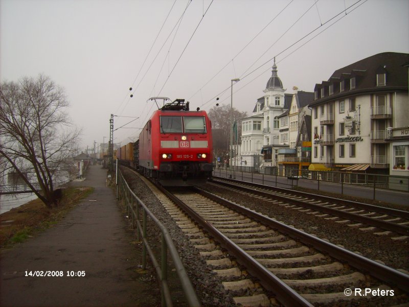 185 125-2 durchf�hrt R�desheim an dem Rhein mit ein Containerzug. 14.02.08
