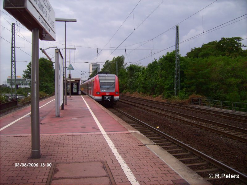 423 750 verl�sst D�sseldorf-V�lklingerstrasse mit der S11 Bergisch Galdbach. 02.08.06