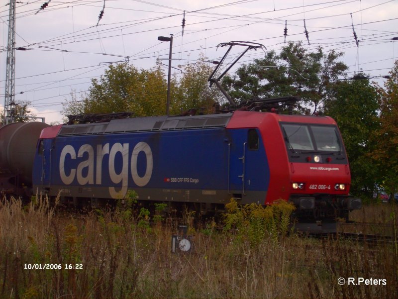 482 006-4 durchf�hrt Eisenh�ttenstadt mit ein Kesselzug. 01.10.06