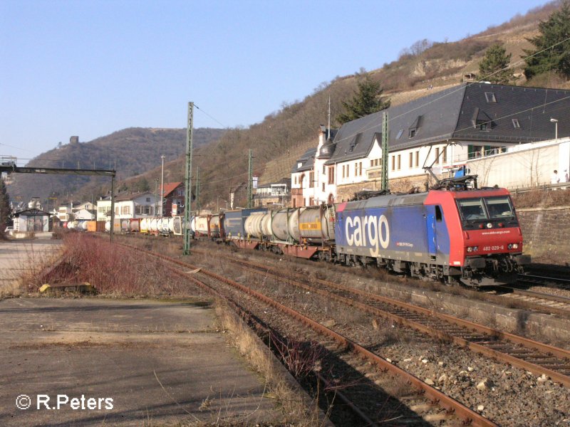 482 029-6 durchf�hrt Lorch am Rhein mit ein Wechselpritschnezug. 12.02.08