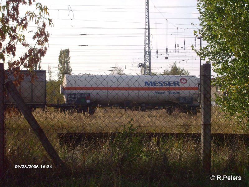 Ein Kesselwagen der Firma Messer.