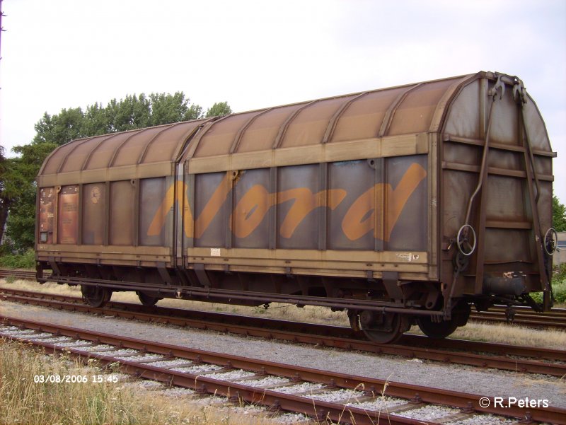 Ein Wagen der Prchen_form des Hbbins von NORDWAGGON im Hafen Dsseldorf.