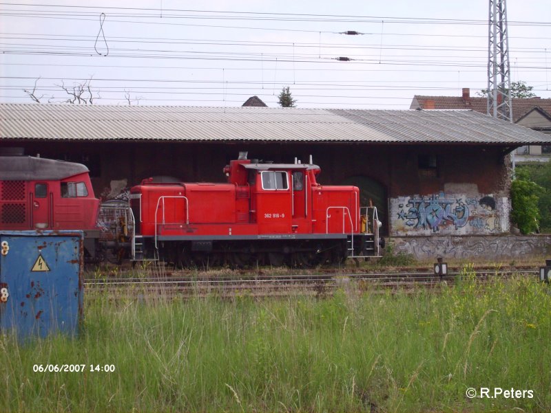 Eine Ludmilla �berf�hrt 362 916-9 nach Frankfurt/Oder. Eisenh�ttenstadt. 06.06.07