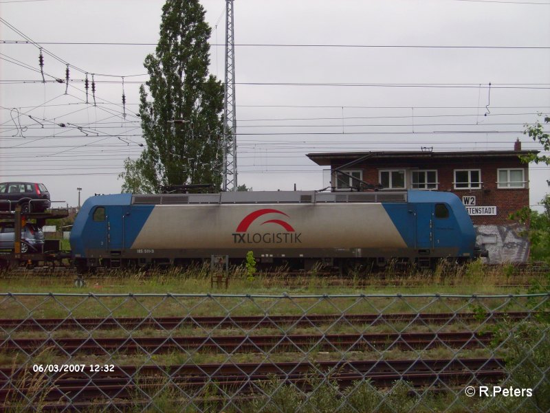 In Eisenh�ttenstadt muss 185 511-3 eine �berholung abwarten.03.06.07