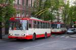 Dichter Stadtbusverkehr nahe dem Hauptbahnhof von Vilnius,   der Hauptstadt Litauens.