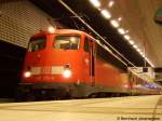 110 374-6 steht mit dem Sonderzug zum DGB Streik nach K�ln kurz vor der Abfahrt im Berliner Hbf.