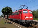 110 494-2 h�lt mit einem Baustellenzusatzzug von Oberhausen Hbf nach Emmerich im Bahnhof Oberhausen Sterkrade.
