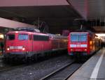 Die versp�tete RB 30528 mit 110 402-5 begegnet in D�sseldorf dem RE5 nach Koblenz mit 146 025-2.