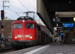 In wenigen Augenblicken kann 110 491-8 mit dem RE 10454 nach Aachen aus D�sseldorf losfahren.