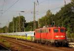 Die einzige Fahrt des bunt beklebten Talgo Nachtzuges fand im Rahmen des j�hrlichen Motorradausflugs des Bundestags statt. Am Mittwoch vor Christi Himmelfahrt f�hrt 115 114-1 mit dem Leerzug vom Bahnhof Warschauer Stra�e am Autozugterminal in Berlin Wannsee ein. Juni 2011