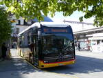 (273'777) - PostAuto Bern - BE 610'536/PID 12'125 - eMercedes am 10. April 2025 beim Bahnhof Interlaken West