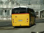 (241'716) - PostAuto Zentralschweiz - Nr. 74/OW 7400 - Iveco/Rosero (ex HW Kleinbus, Giswil) am 22. Oktober 2022 beim Bahnhof Sarnen