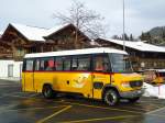 (143'068) - Kbli, Gstaad - Nr. 8/BE 305'545 - Mercedes/Kusters am 20. Januar 2013 beim Bahnhof Gstaad