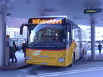 (202'432) - PostAuto Wallis - VS 424'841 - Iveco am 16. Mrz 2019 beim Bahnhof Visp