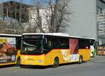 (233'489) - PostAuto Wallis - VS 424'838 - Iveco am 7. M�rz 2022 beim Bahnhof Brig