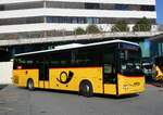 Iveco/862728/266526---postauto-wallis---vs (266'526) - PostAuto Wallis - VS 445'901/PID 10'452 - Iveco am 1. September 2024 beim Bahnhof Visp