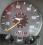 (280'044) - Buzzi, Bern - BE 910'789 - Mercedes (ex Mattli, Wassen/PID 2295) am 8. September 2025 in Murzelen, Garage (Detailaufnahme - 294'383,5 Kilometer)