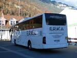 Mercedes/796567/243051---aus-italien-erika-roma (243'051) - Aus Italien: Erika, Roma - Nr. E13/FV-703 FA - Mercedes am 20. November 2022 beim Bahnhof Interlaken Ost