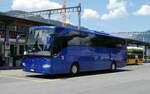(289'236) - AD Elite, Affoltern a.A. - SH 73'094 - Mercedes am 26. Juni 2026 beim Bahnhof Gstaad