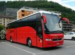 (249'970) - Closillon Tours, Monthey - VS 443'232 - Volvo (ex TMR Martigny) am 13. Mai 2023 in St-Maurice, Route du Lman