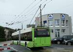 (256'180) - transN, La Chaux-de-Fonds - Nr. 143 - Hess/Hess Gelenktrolleybus (ex TN Neuchtel Nr. 143) am 19. Oktober 2023 beim Bahnhof Marin-pagnier