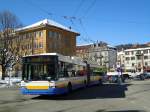 (143'260) - TC La Chaux-de-Fonds - Nr. 121 - NAW/Hess Gelenktrolleybus am 19. Februar 2013 beim Bahnhof La Chaux-de-Fonds