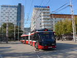 (197'074) - OBUS Salzburg - Nr. 369/S 392 UF - Solaris Gelenktrolleybus am 13. September 2018 beim Bahnhof Salzburg