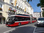 (197'250) - OBUS Salzburg - Nr. 323/S 758 PZ - Solaris Gelenktrolleybus am 13. September 2018 in Salzburg, Makartplatz