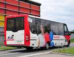 Midibus Mercedes Sprinter Bluetec von Blaguss Ungarn in Krems unterwegs.