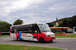 Midibus Mercedes Sprinter Bluetec von Blaguss Ungarn in Krems unterwegs.