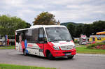 Midibus Mercedes Sprinter Bluetec von Blaguss Ungarn in Krems unterwegs.