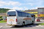 Mercedes Tourismo von Laister Reisen aus sterreich in Krems gesehen.