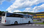 Mercedes Tourismo von Hankook aus Ungarn in Krems gesehen.