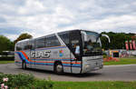 Mercedes Tourismo von GLAS Reisen aus Obersterreich in Krems gesehen.