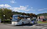 Mercedes Tourismo von Franz Mayr  Natterer Reisen  aus sterreich in Krems gesehen.