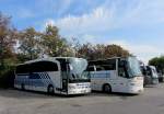 Links ein MERCEDES BENZ TRAVEGO von BEESE aus Deutschland und rechts ein VDL BOVA aus NL im August 2013 in Krems.