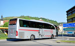 Mercedes Travego von  Sozialwerk on Tour- Younion  aus Obersterreich in Krems gesehen.