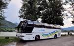 Neoplan Cityliner von Kris Travel aus BY am 18.7.2014 in der Wachau/Niedersterreich gesehen.