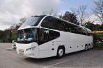 Neoplan Cityliner von Wrlitz Reisen aus der BRD am 15.9.2014 in Krems gesehen.