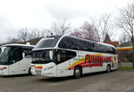 Ein Neoplan Cityliner von Fuhrmann rechts und links der VDL Futura/Fuhrmann in Krems.