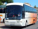 Neoplan Euroliner von Stiftung MenschMobil aus Deutschland im Stadthafen Sassnitz.