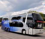 Neoplan Skyliner von KATTNER Reisen aus Haag in Niedersterreich am 21.August 2014 in Krems gesehen.