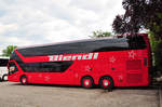 Neoplan Skyliner von Biendl Reisen aus der BRD in Krems gesehen.