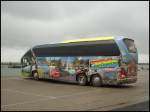 Neoplan Starliner von JobTours aus Deutschland im Stadthafen Sassnitz.