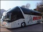 Neoplan Starliner von Rexer aus Deutrschland im Stadthafen Sassnitz.