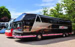 Neoplan Starliner von NEORIMA aus LT in Krems gesehen.